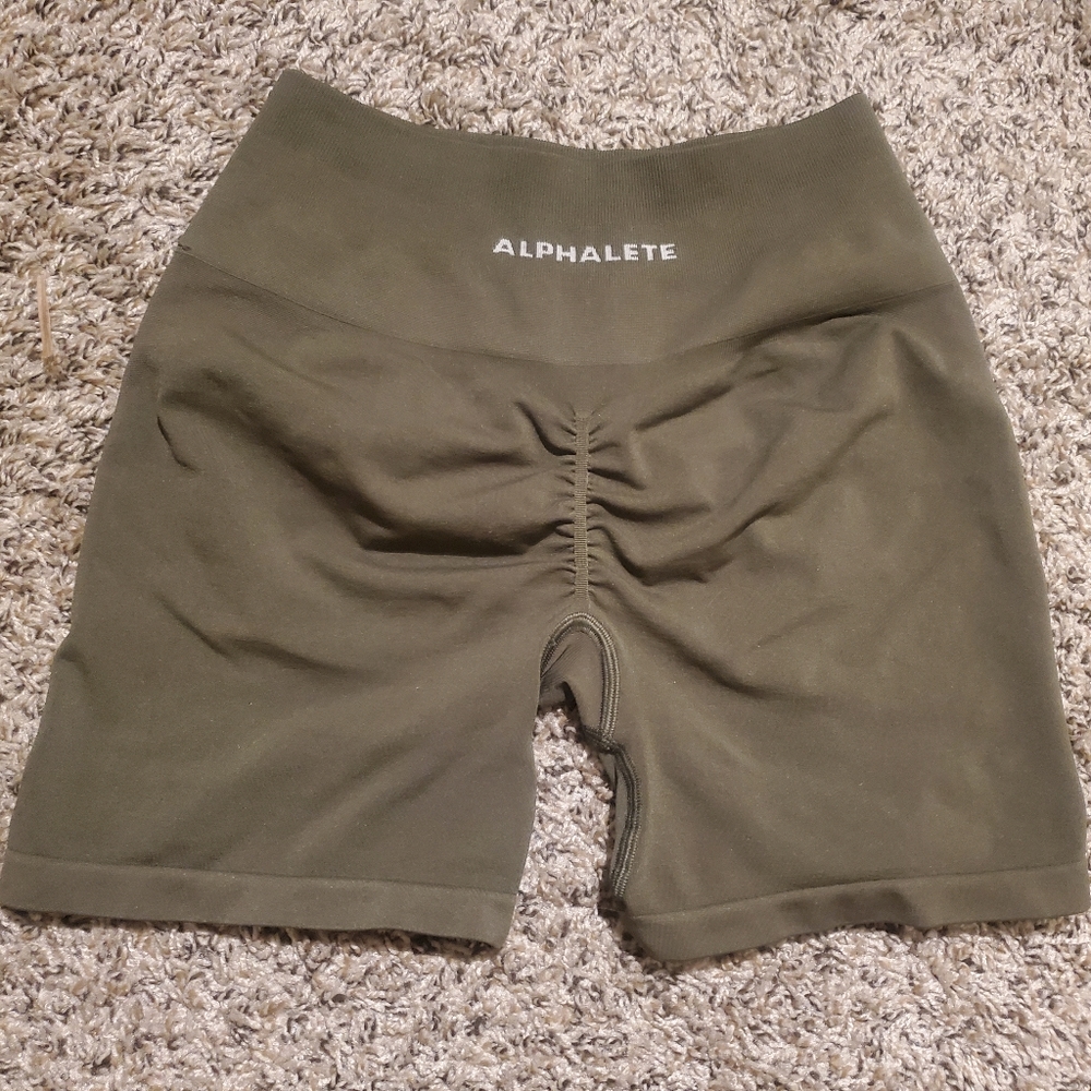 Alphalete Amplify Shorts Size L Oak 4.5 Inch